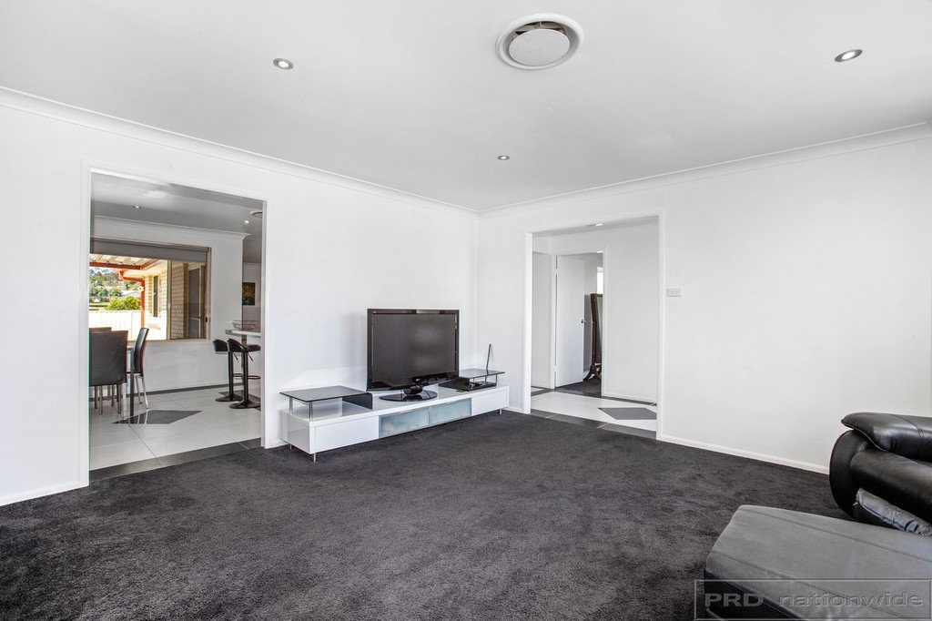 1 Aaron Cove RUTHERFORD 9