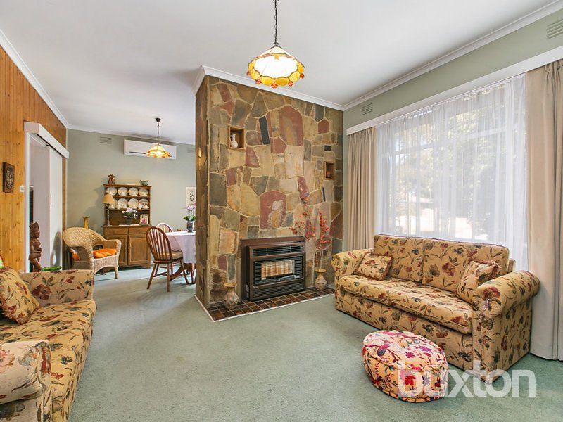 Gallery: 1 Acacia Avenue