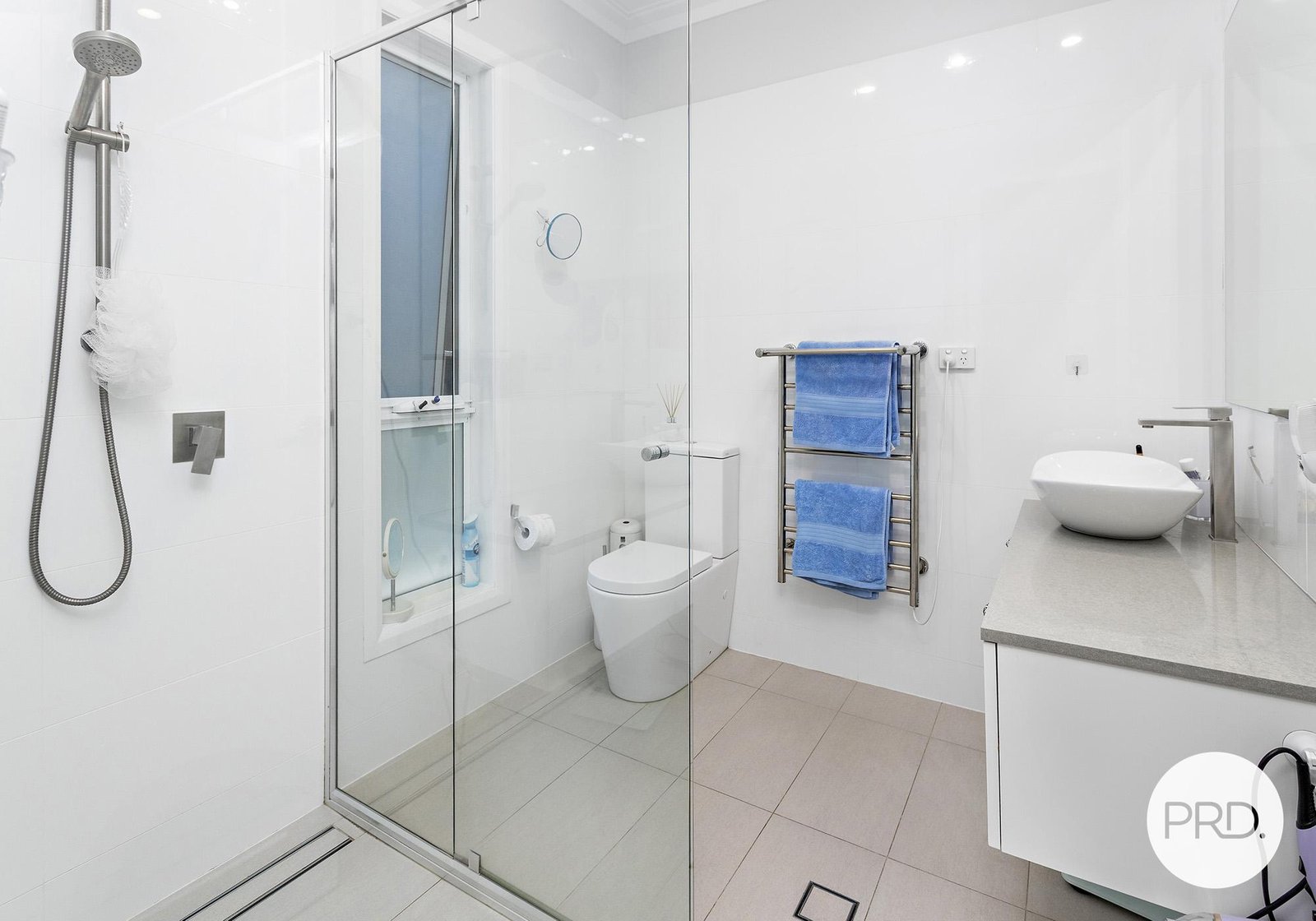 1 Acland Drive HORSLEY 11