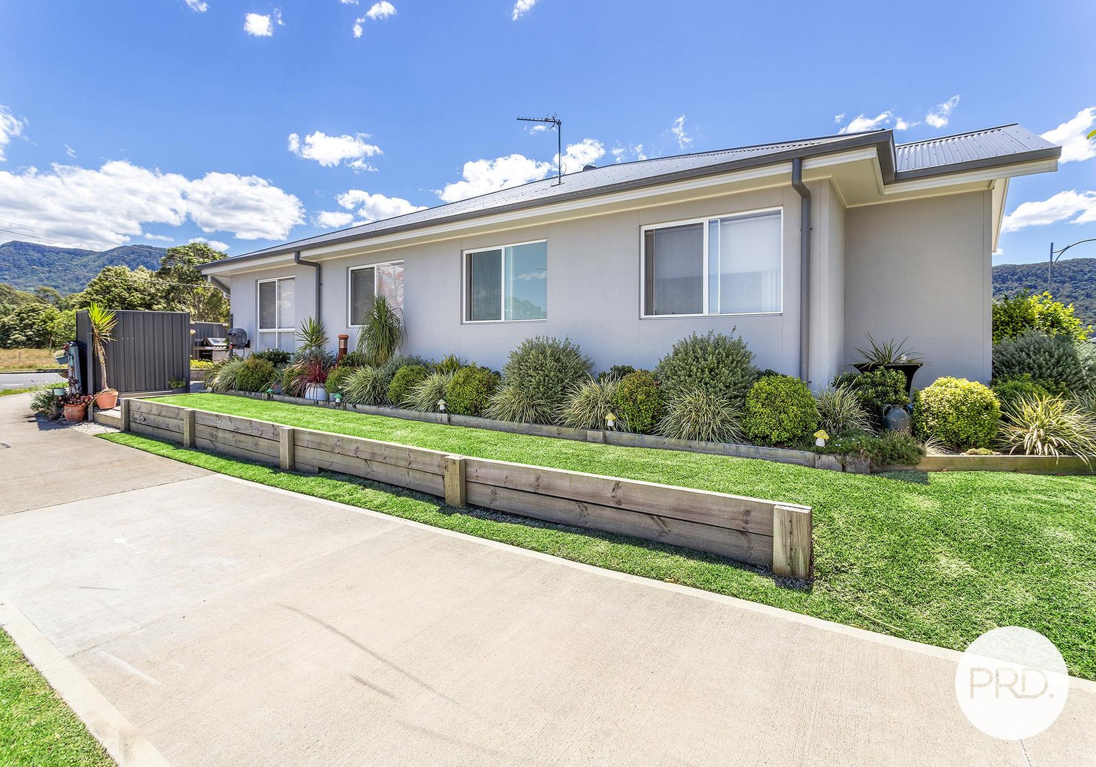 1 Acland Drive HORSLEY 15