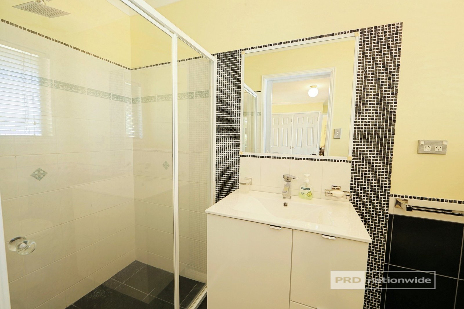 1 Aimee Drive URANGAN 16