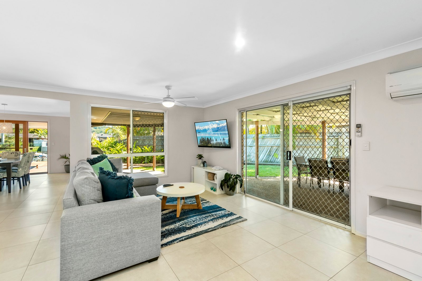 1 Allchin Court CURRUMBIN WATERS 6