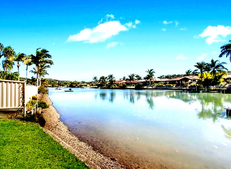 1 Allchin Court CURRUMBIN WATERS 3