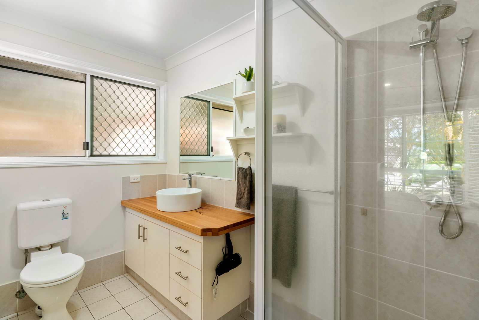 1 Allchin Court CURRUMBIN WATERS 15