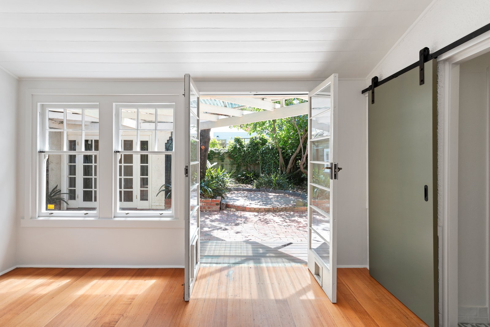 Real Estate and Property in 1 Almond Street, Caulfield South, VIC