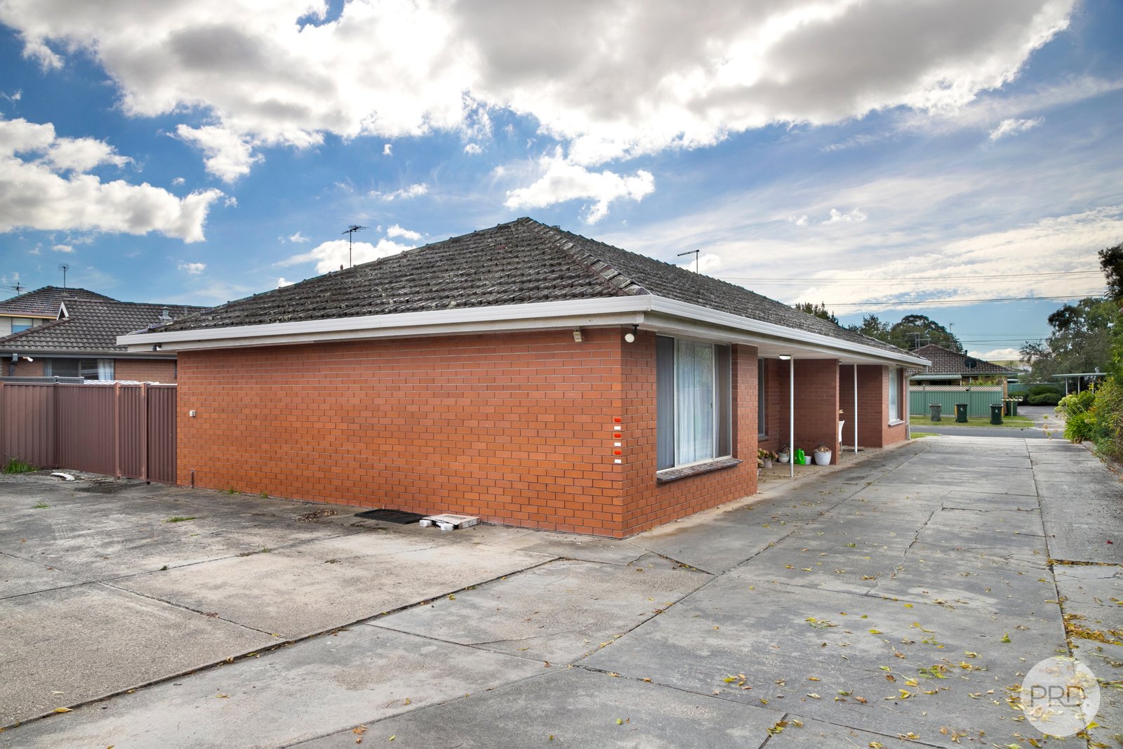 1 and 2/3 Evelyn Street WENDOUREE 4