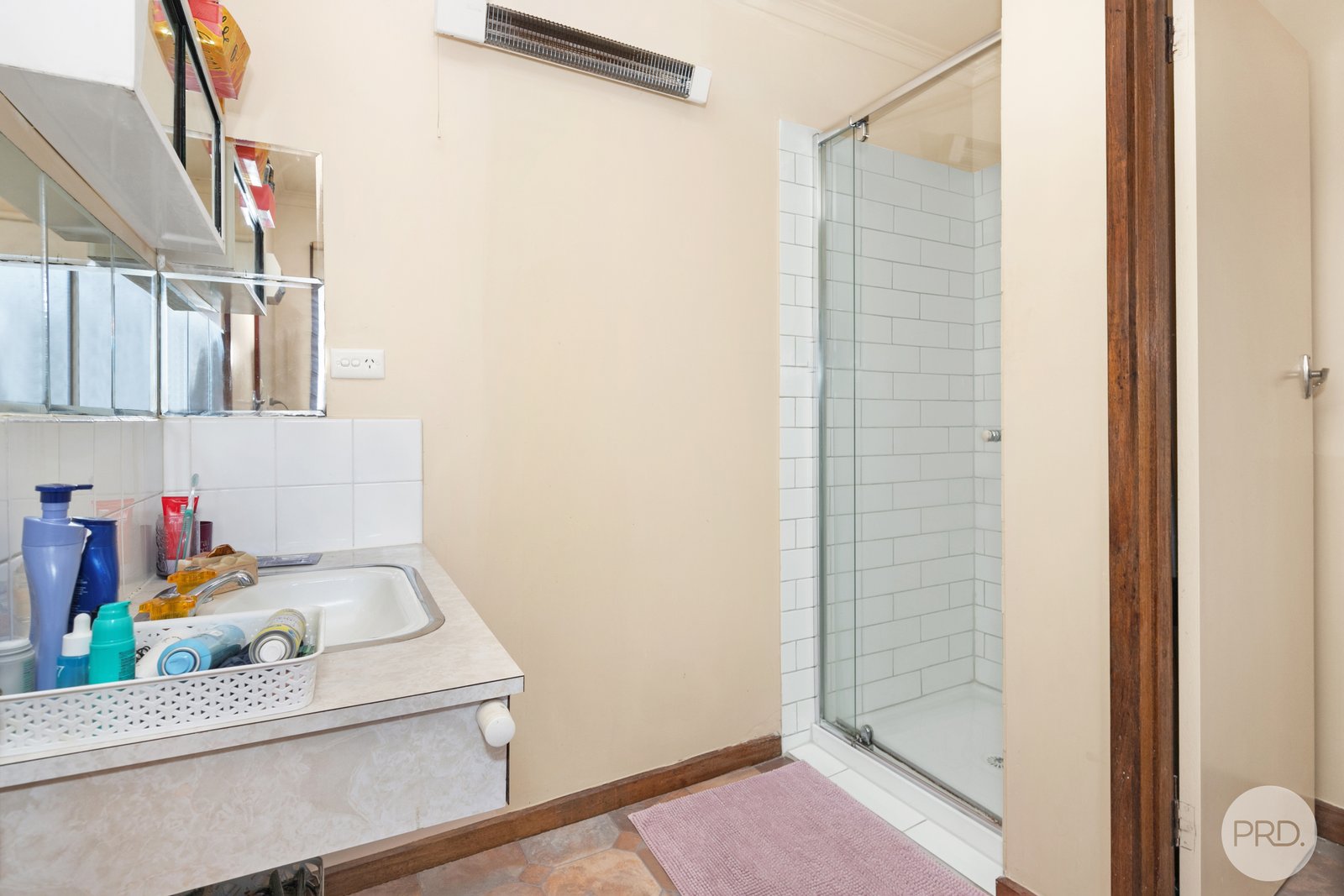 1 and 2/3 Evelyn Street WENDOUREE 8