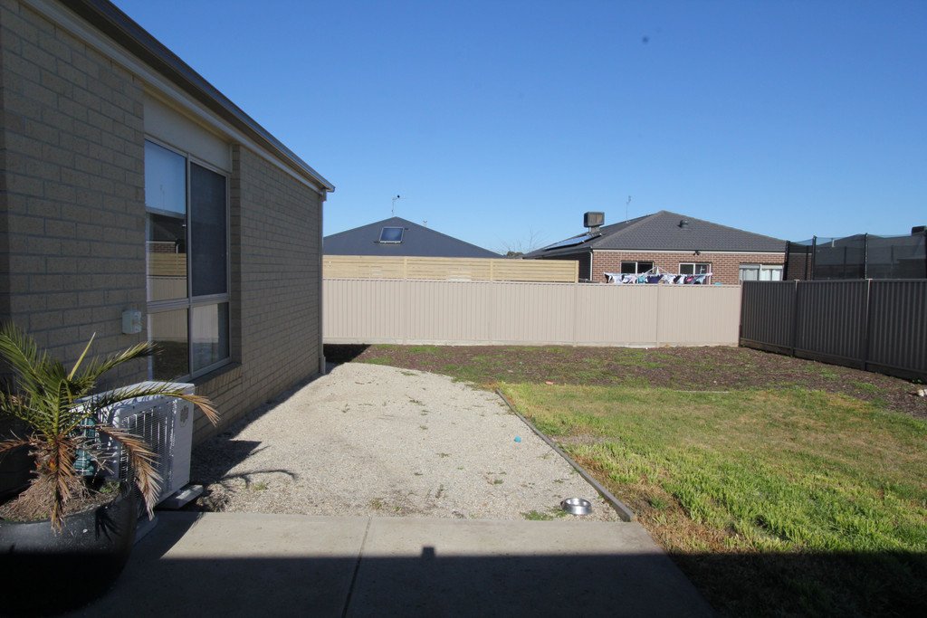 1 Annmaree Drive Winter Valley 18