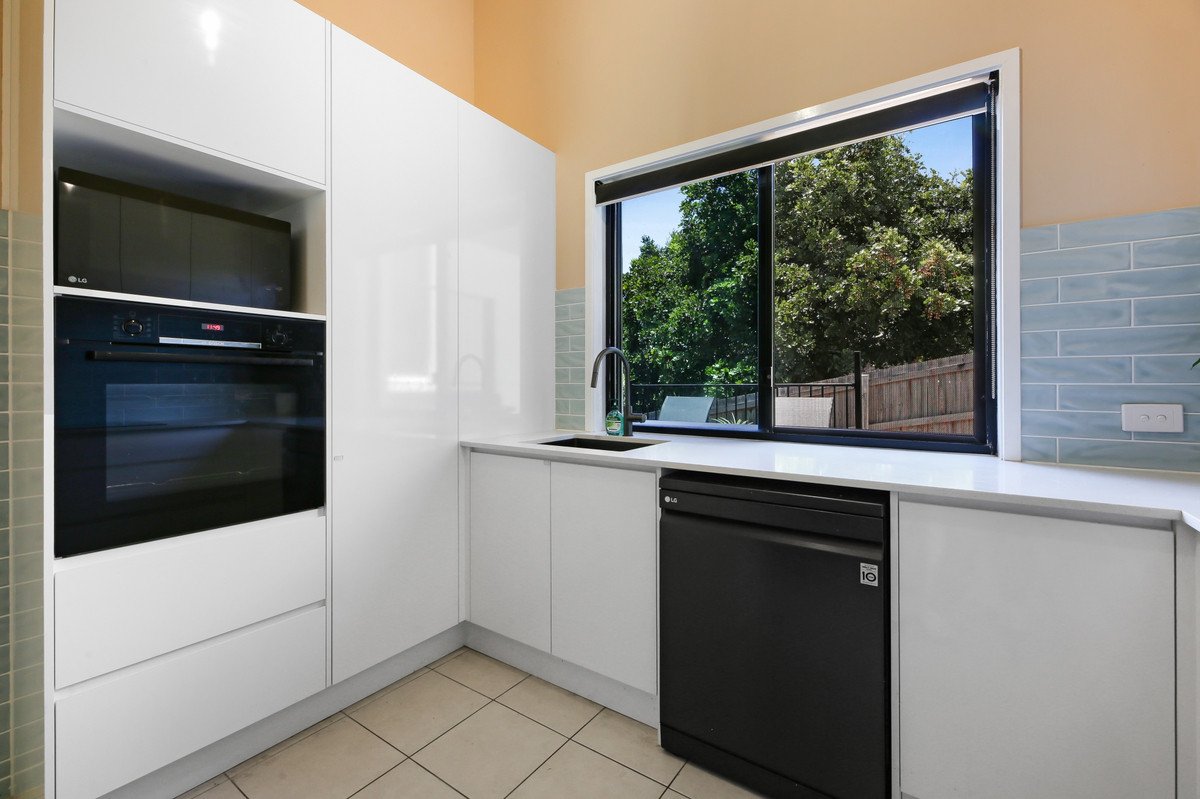 1 Arbury Hill Close Burleigh Heads 7