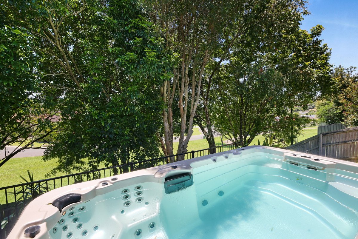 1 Arbury Hill Close Burleigh Heads 18