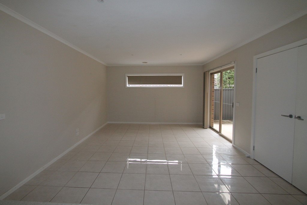 1 Avenwood Close CANADIAN 4