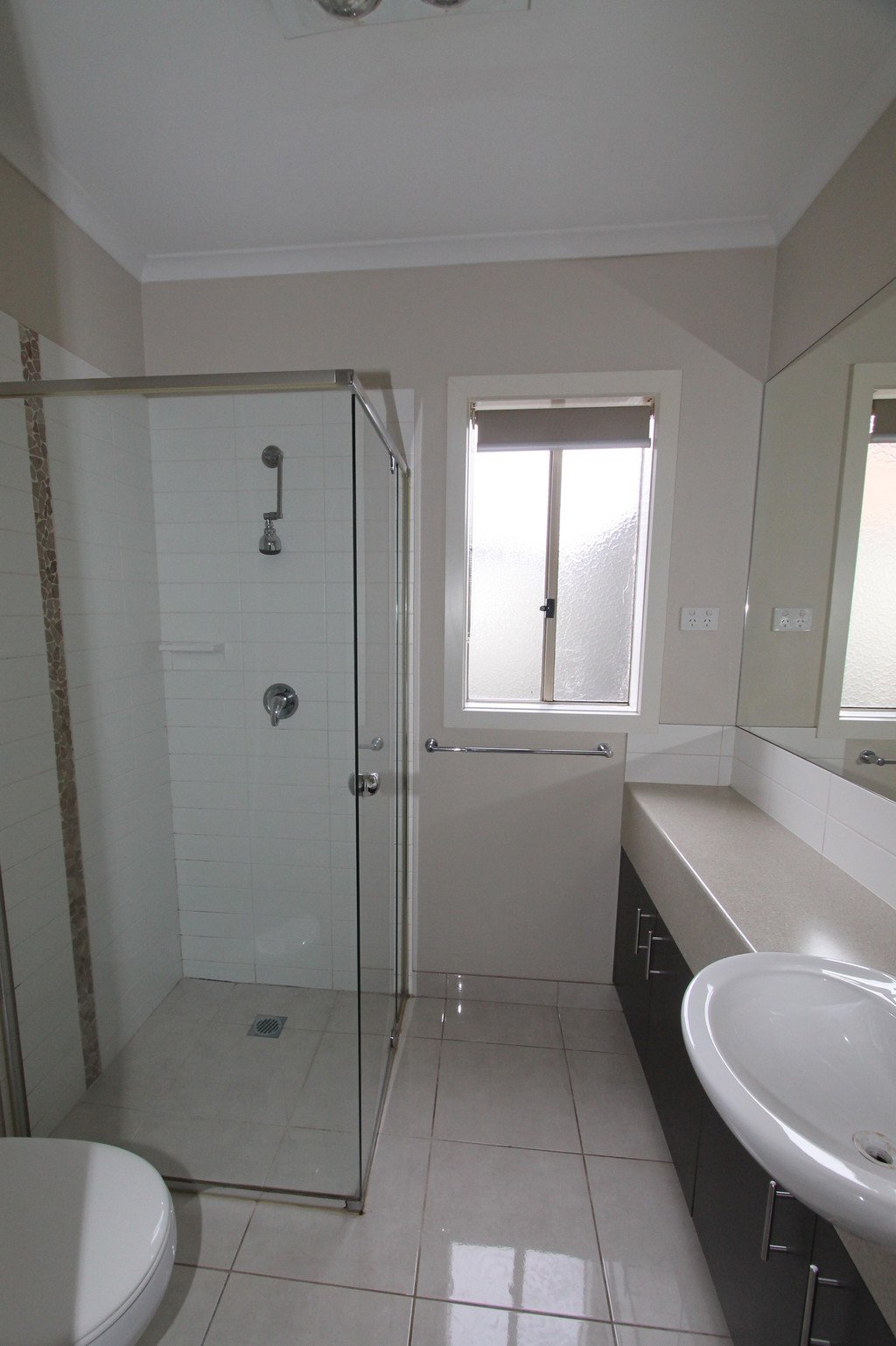 1 Avenwood Close CANADIAN 6