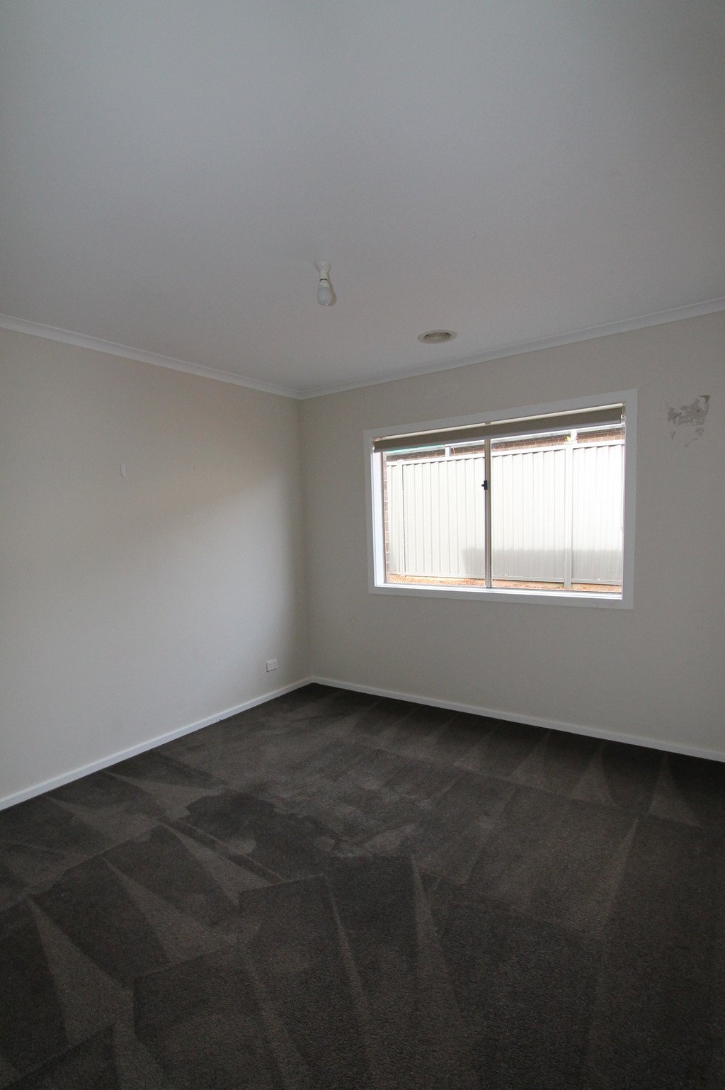 1 Avenwood Close CANADIAN 8