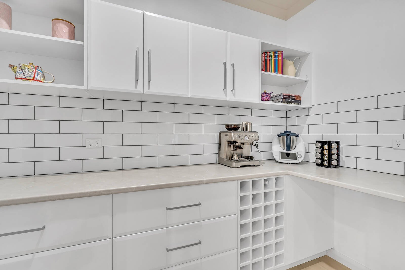 Real Estate and Property in 1 Ballymoyer Mews, Woodend, VIC