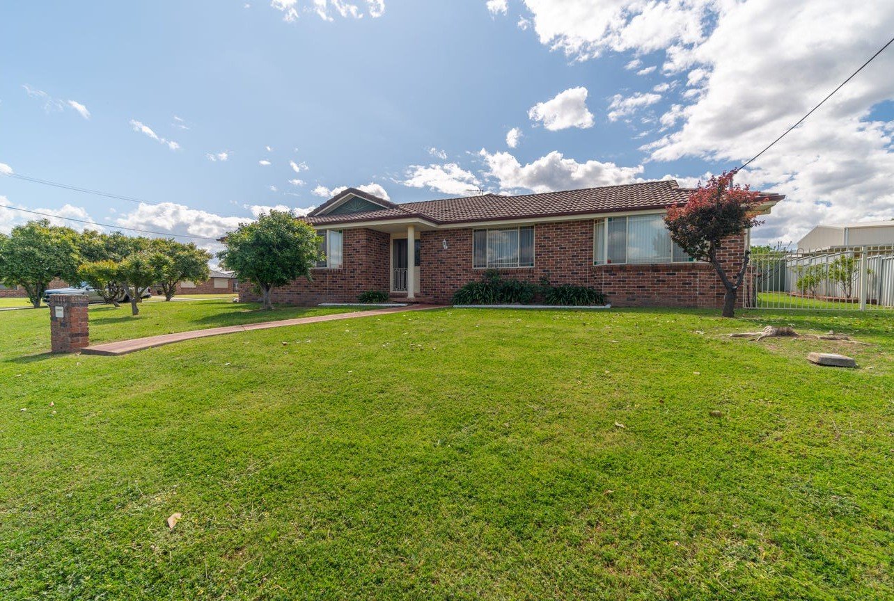 1 Banksia Close KOOTINGAL 3