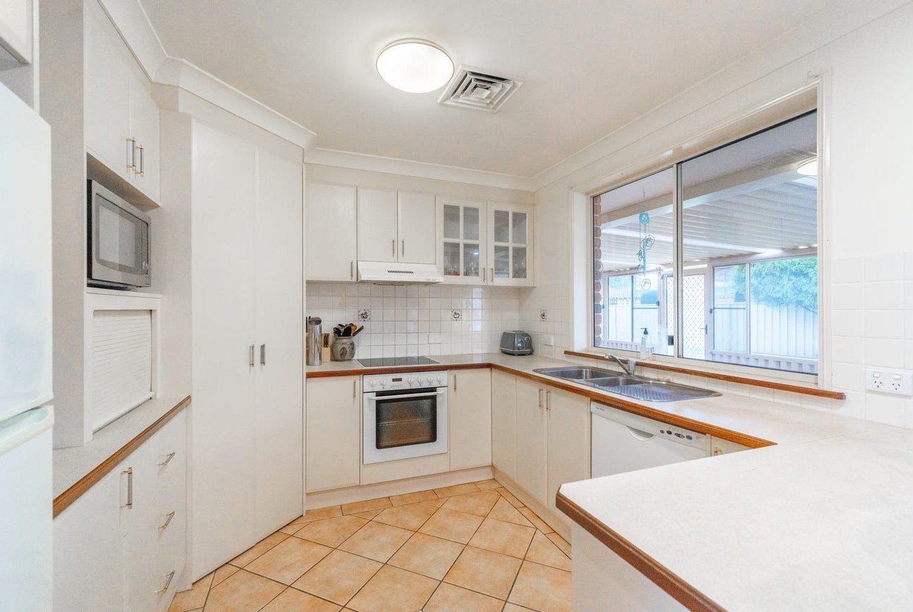 1 Banksia Close KOOTINGAL 8