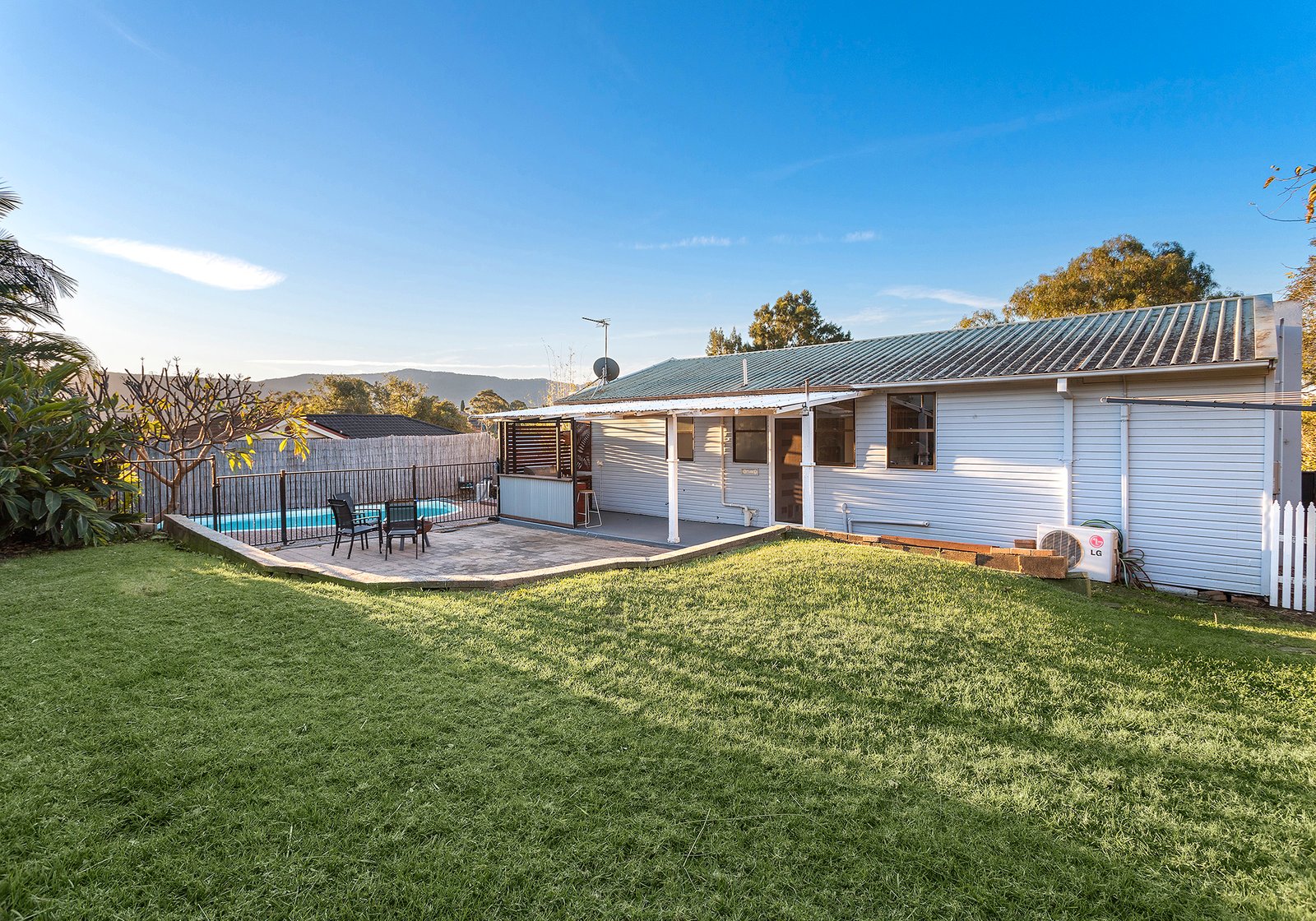 1 Barellan Avenue DAPTO 11