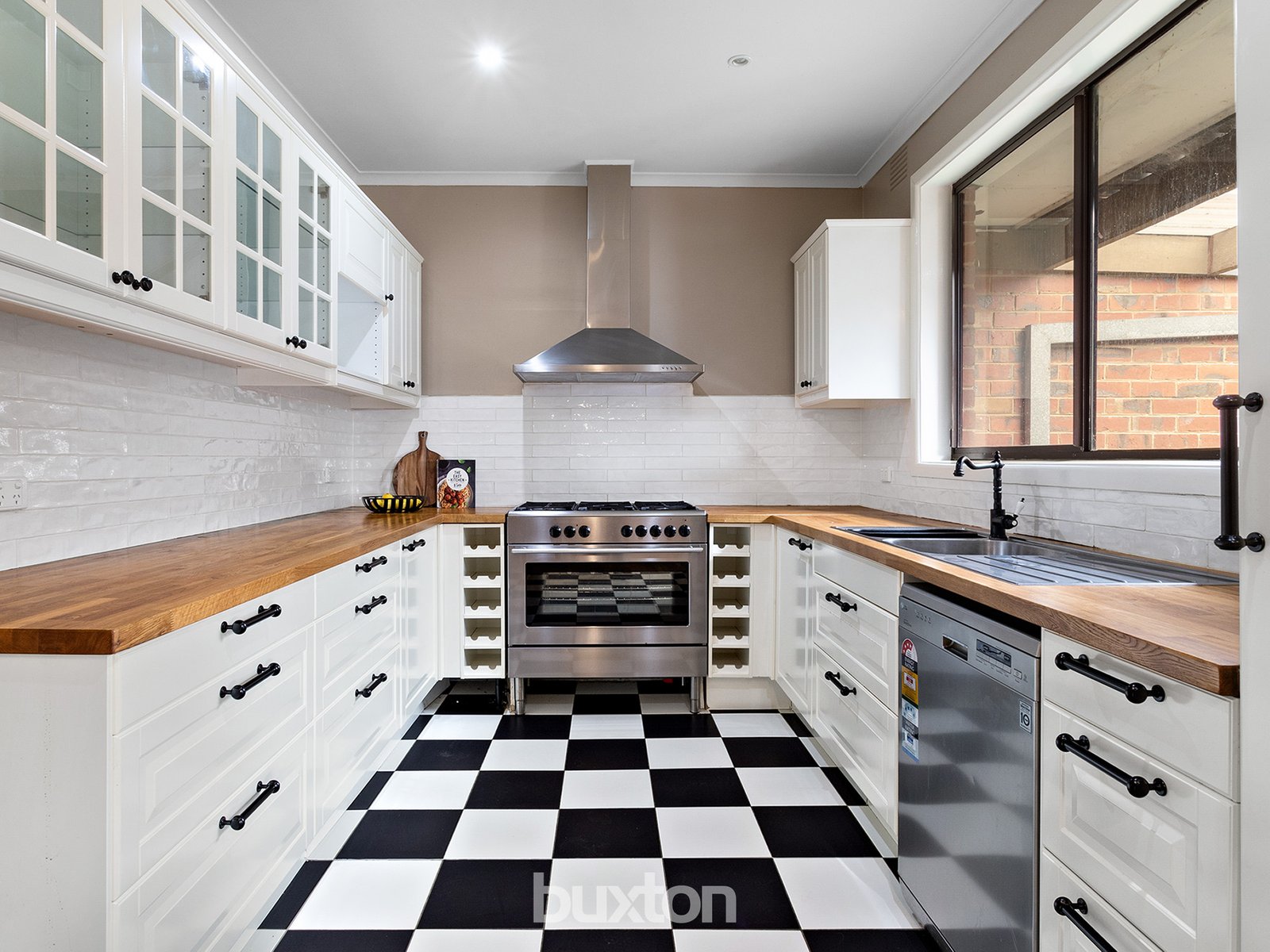 Gallery: 1 Barnes Avenue