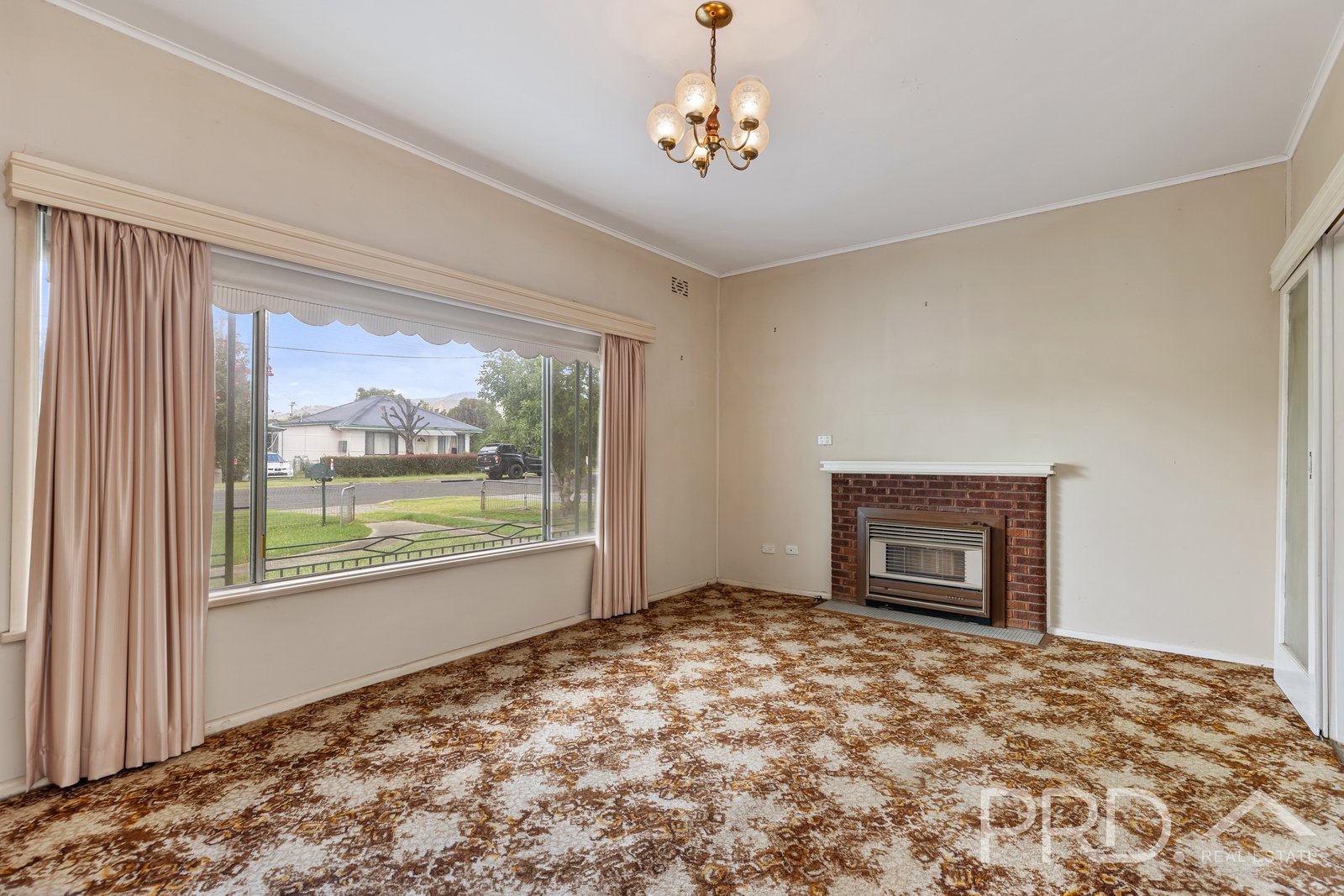 1 Bassett Street TUMUT 6
