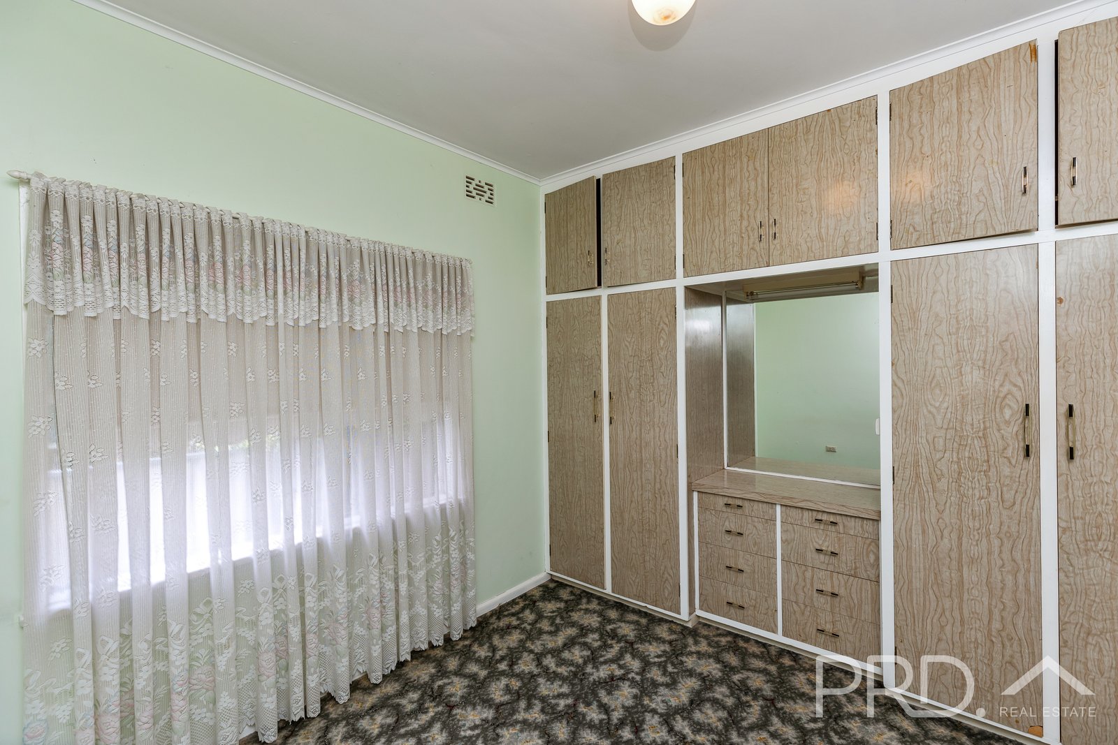1 Bassett Street TUMUT 8