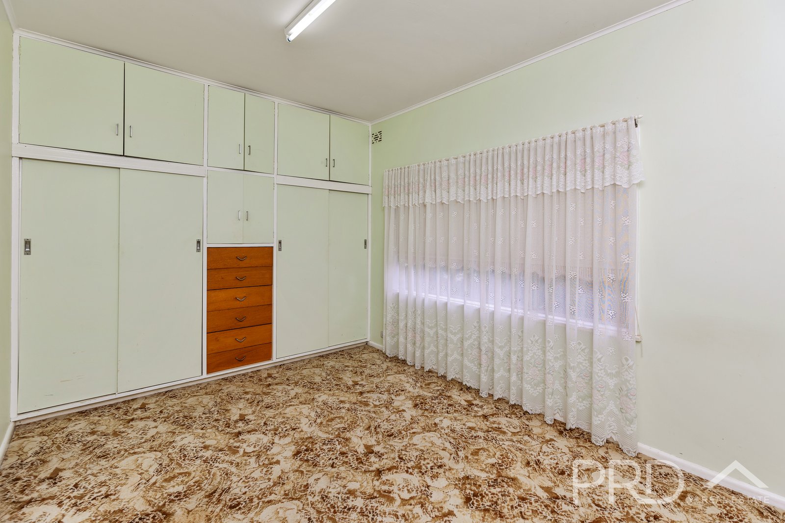 1 Bassett Street TUMUT 10