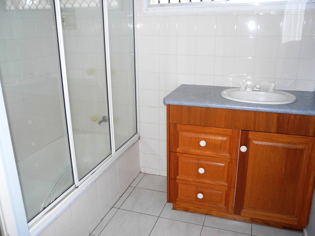 1 Bates Street MIRIAM VALE 9