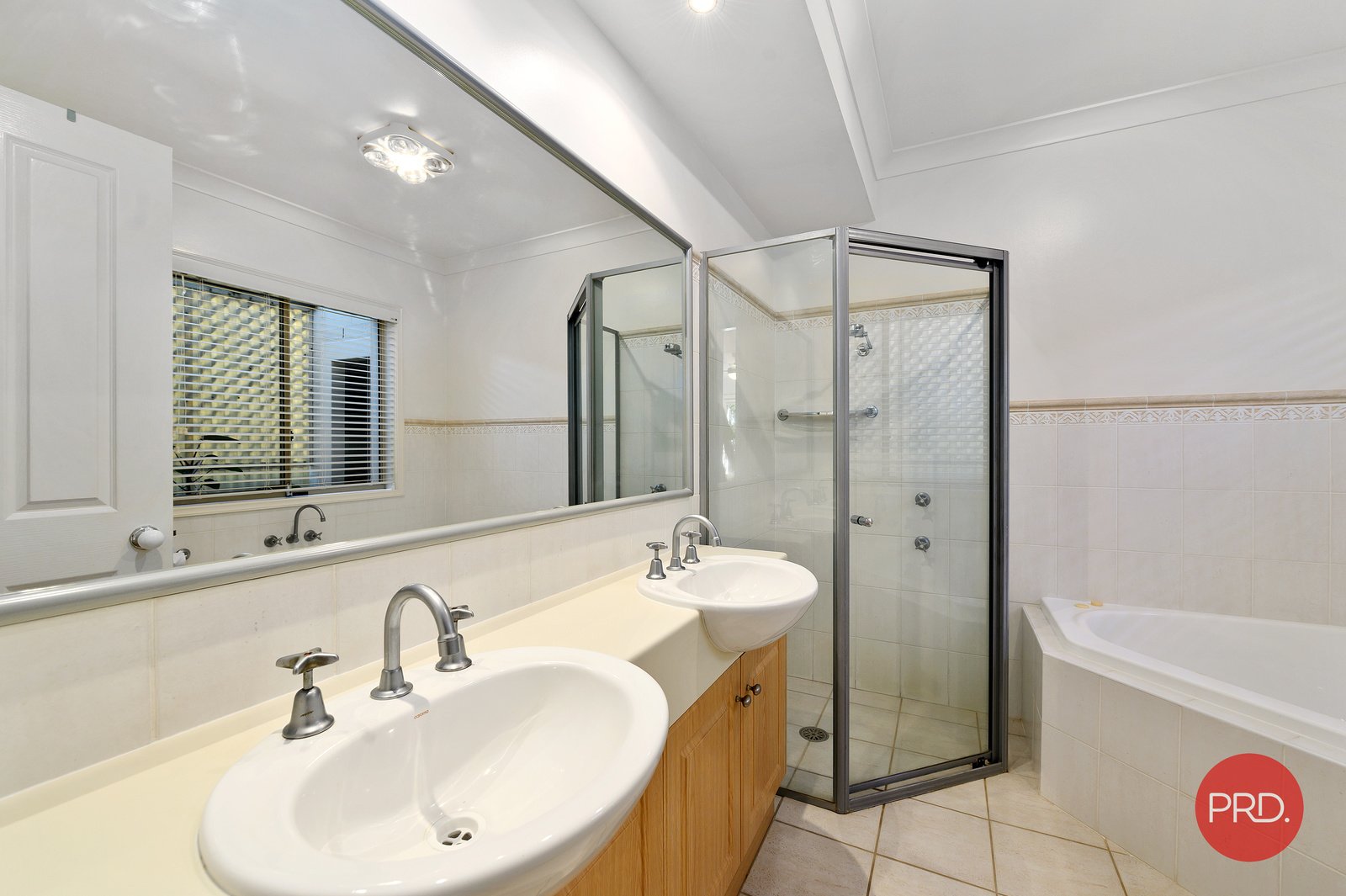 1 Beach Haven Court SAPPHIRE BEACH 10