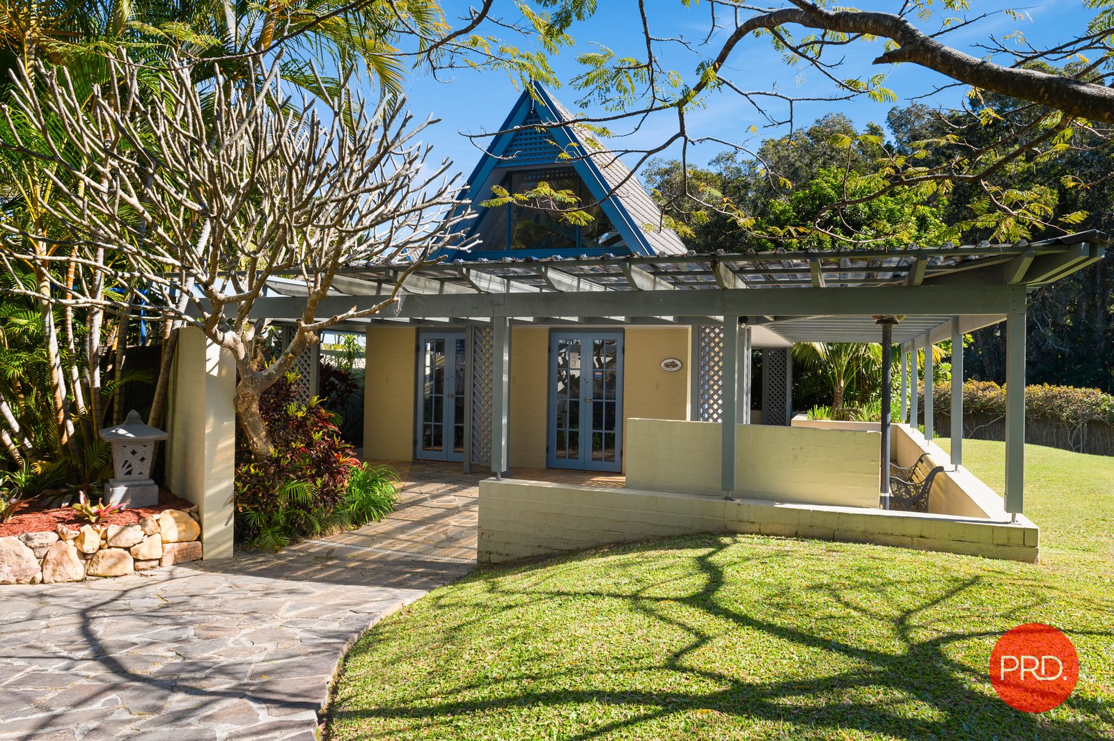 1 Beach Haven Court SAPPHIRE BEACH 17