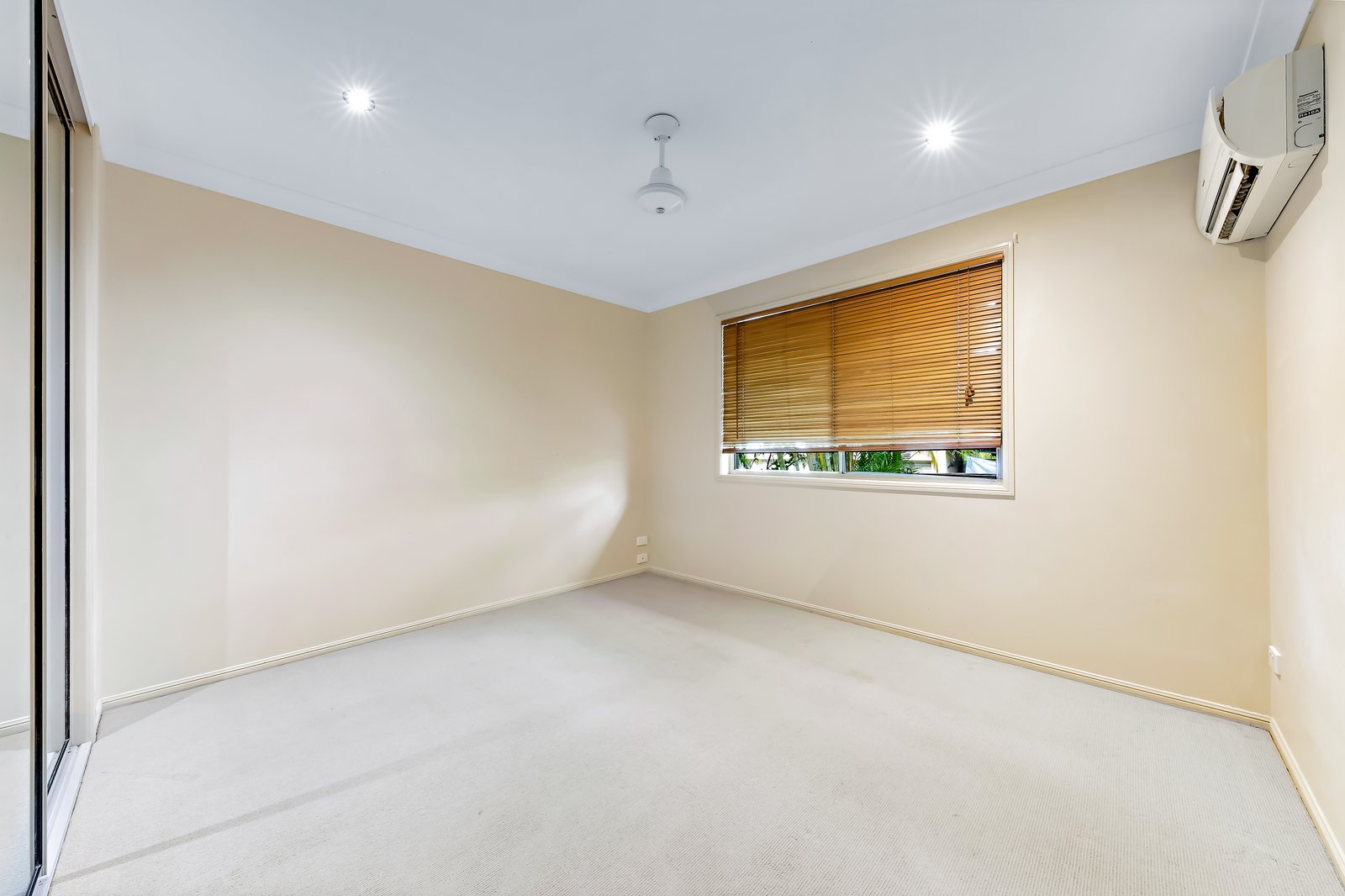 1 Beames Crescent CANNON VALLEY 10