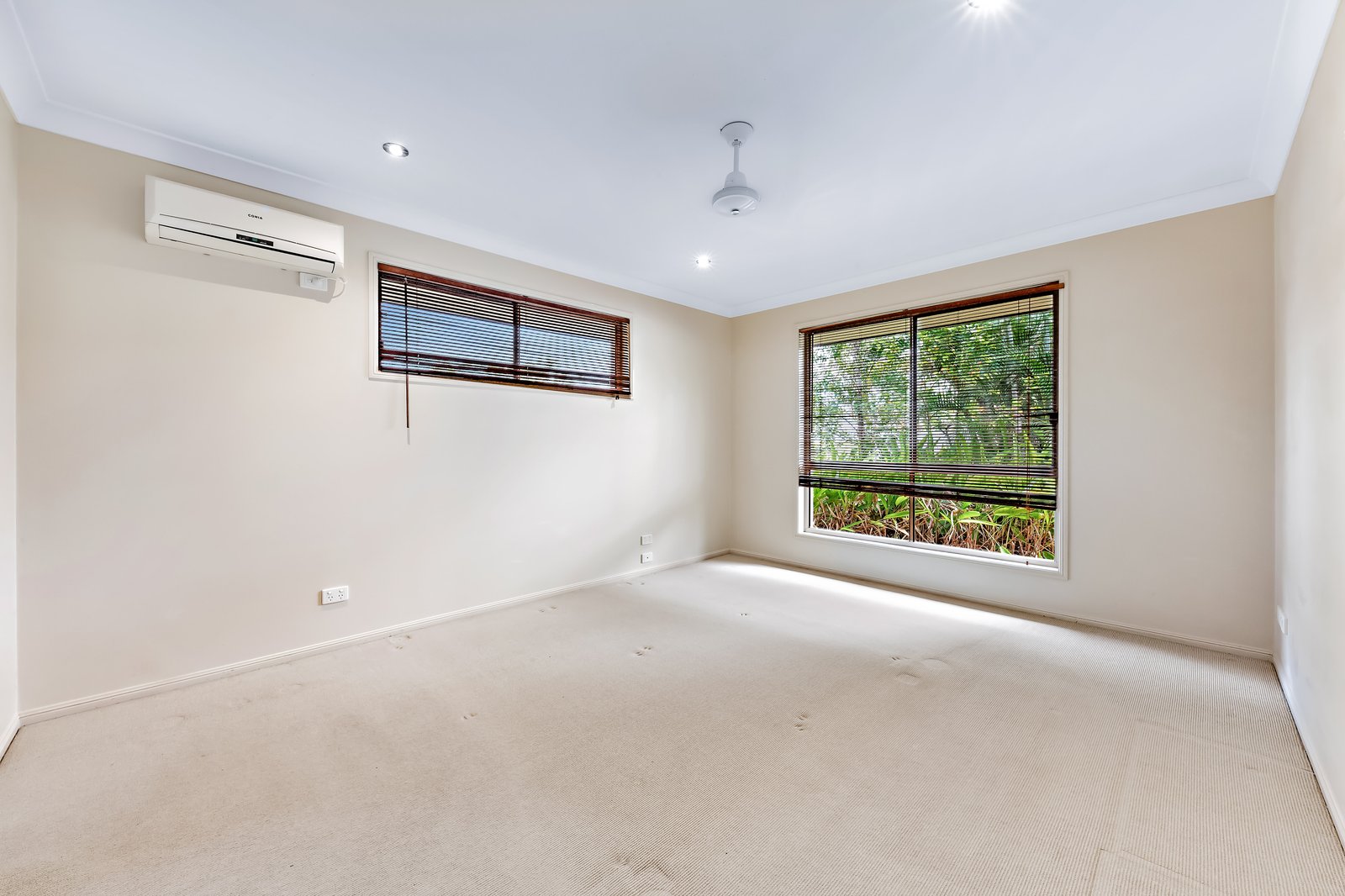 1 Beames Crescent CANNON VALLEY 11