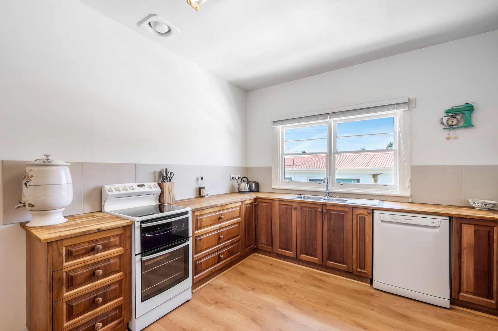 1 Beverley Grove WEST MOONAH 12