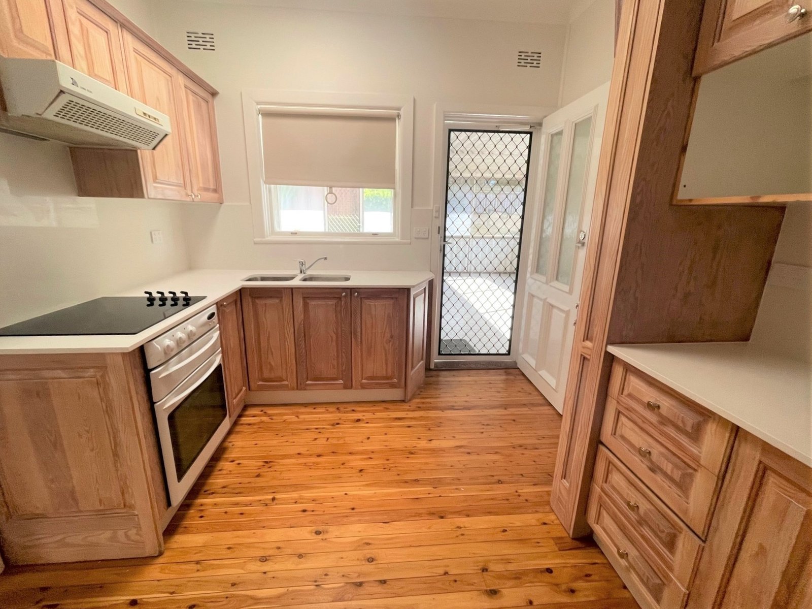 1 Booyong Avenue LUGARNO 2