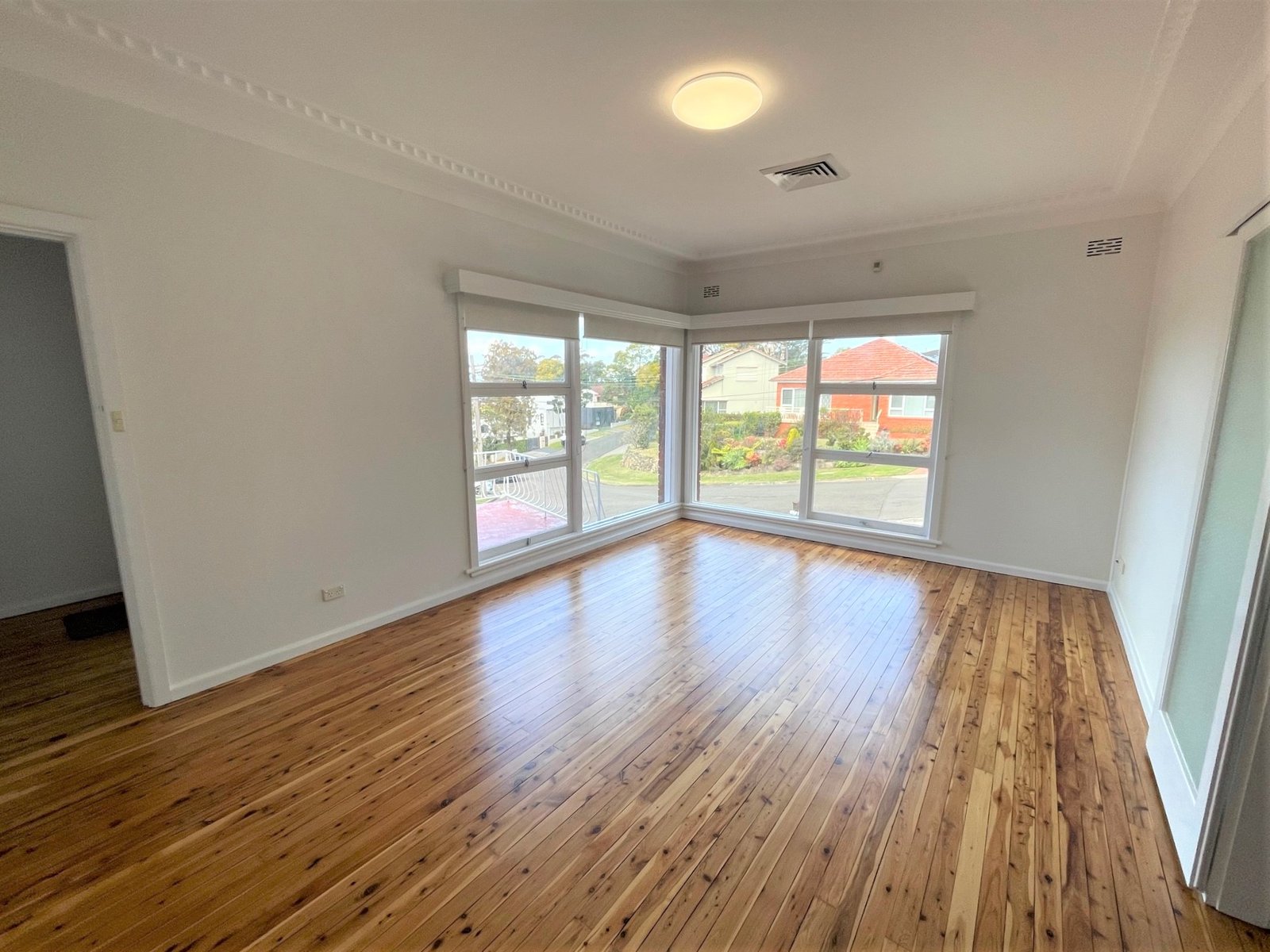 1 Booyong Avenue LUGARNO 3