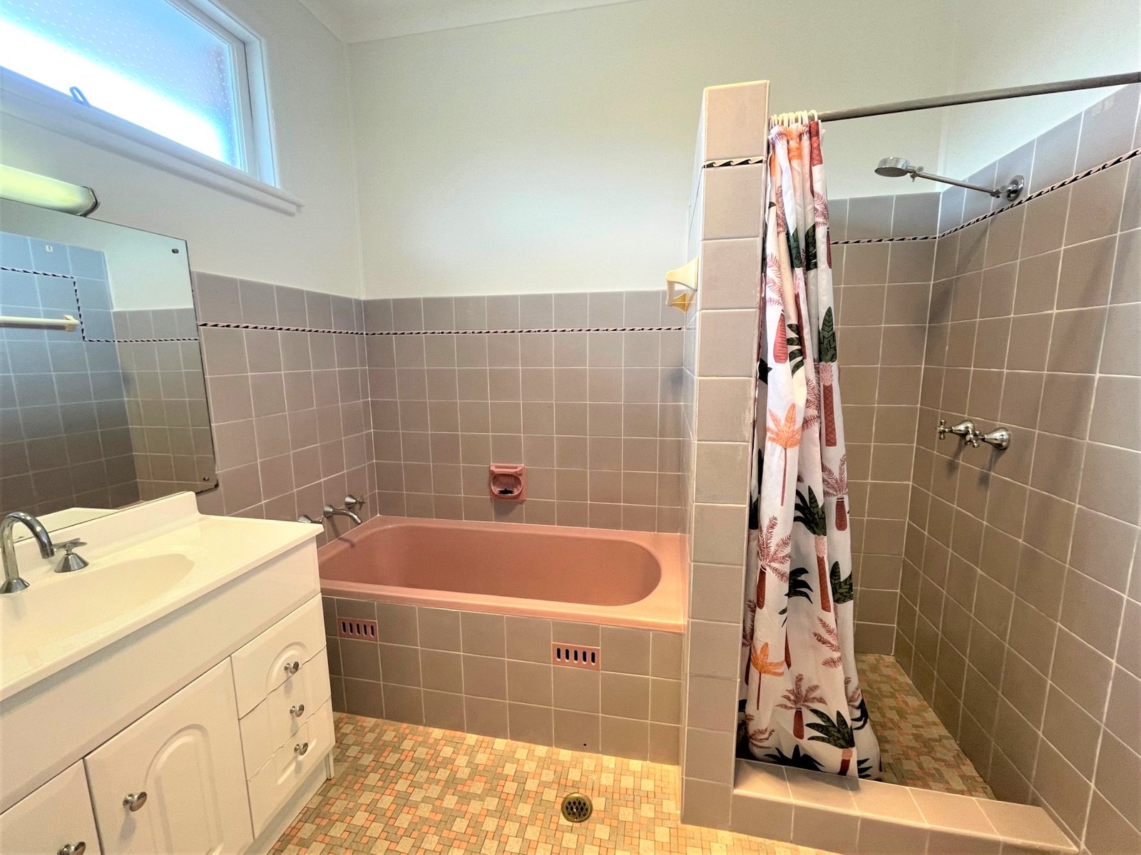 1 Booyong Avenue LUGARNO 4