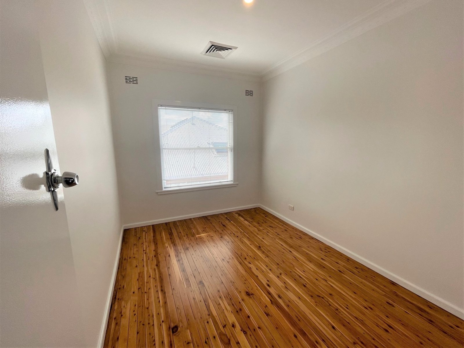 1 Booyong Avenue LUGARNO 6