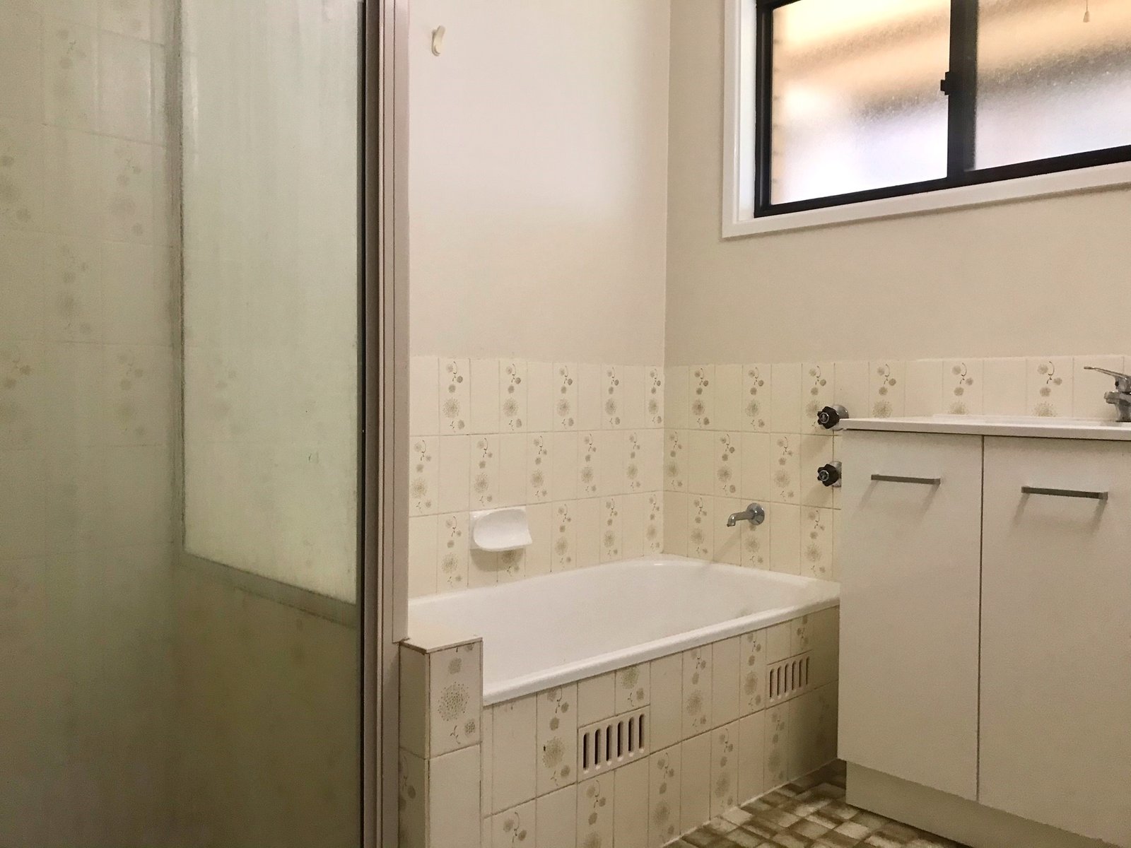 1 Boronia Drive CALALA 5