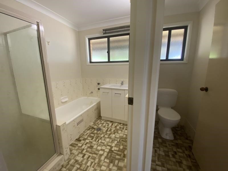 1 Boronia Drive TAMWORTH 5