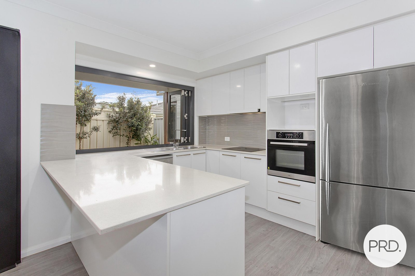1 Borrowdale Avenue DUNBOGAN 5