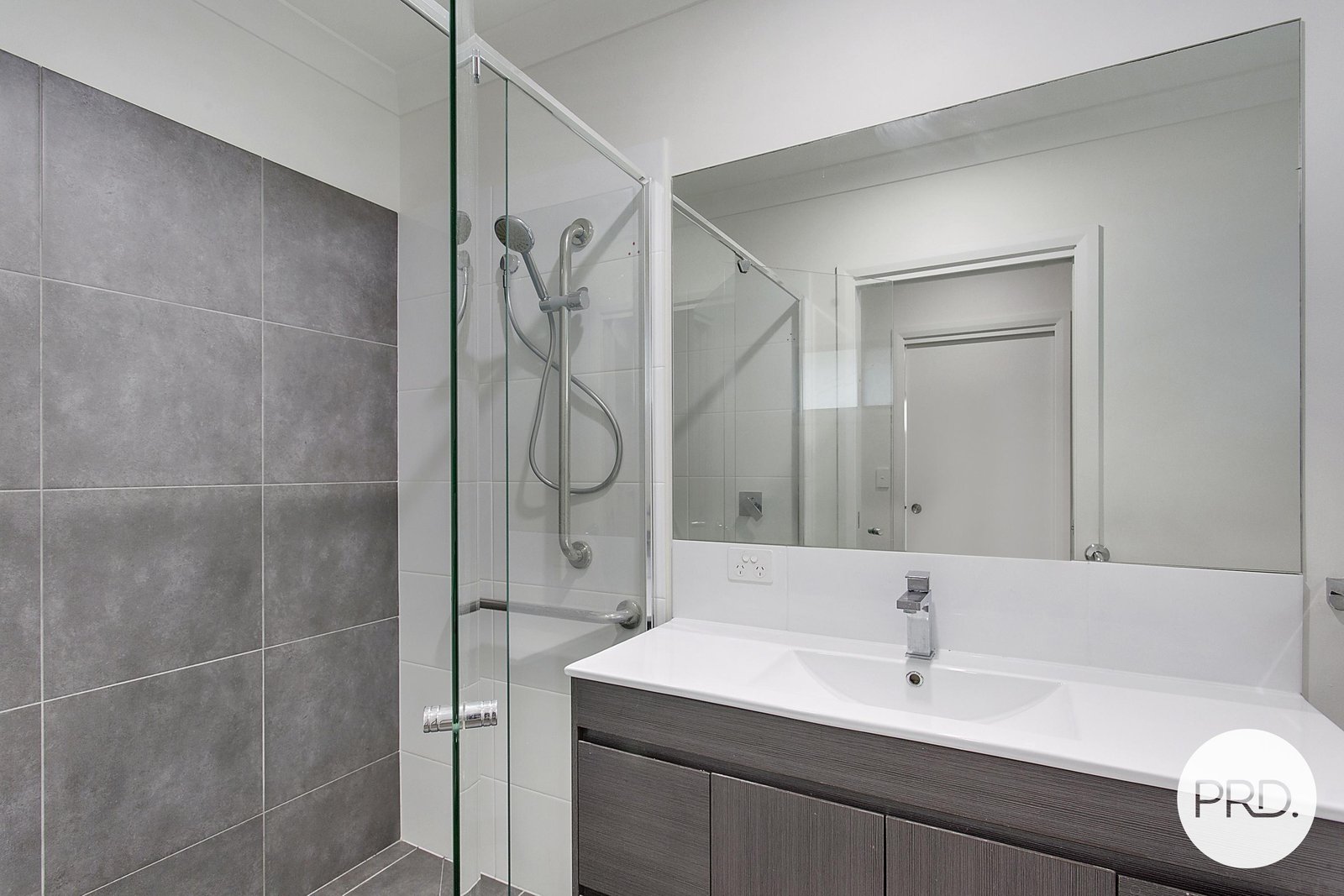 1 Borrowdale Avenue DUNBOGAN 8