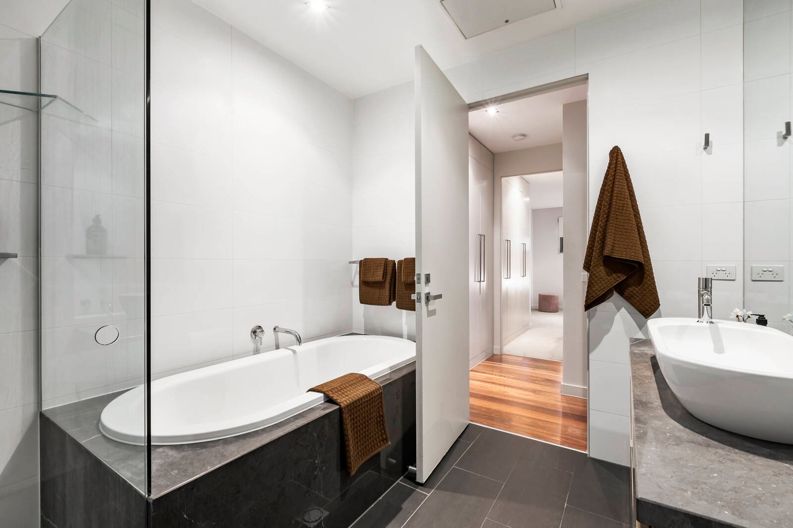 Real Estate and Property in 1 Brazier Grove, Kew, VIC