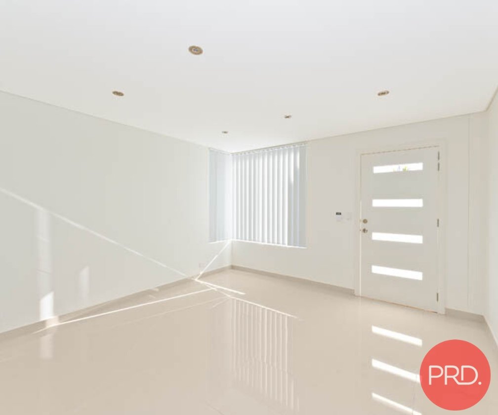 1 Bruce Ave  PANANIA 9