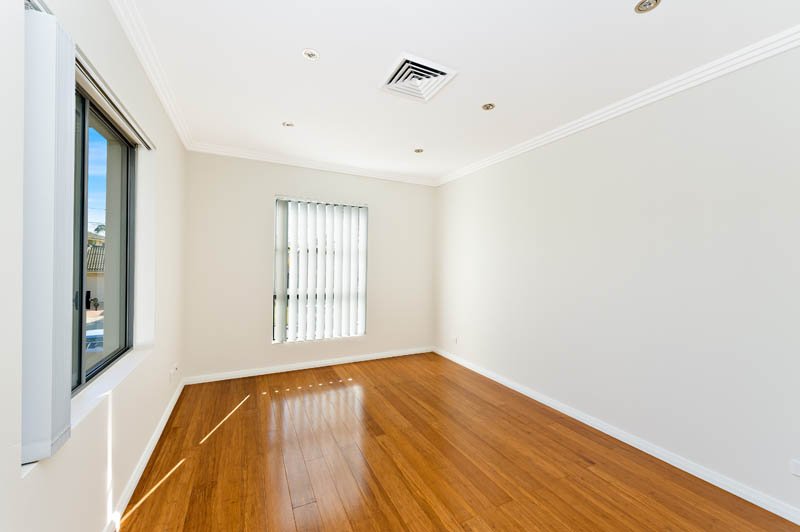 1 Bruce Ave  PANANIA 3