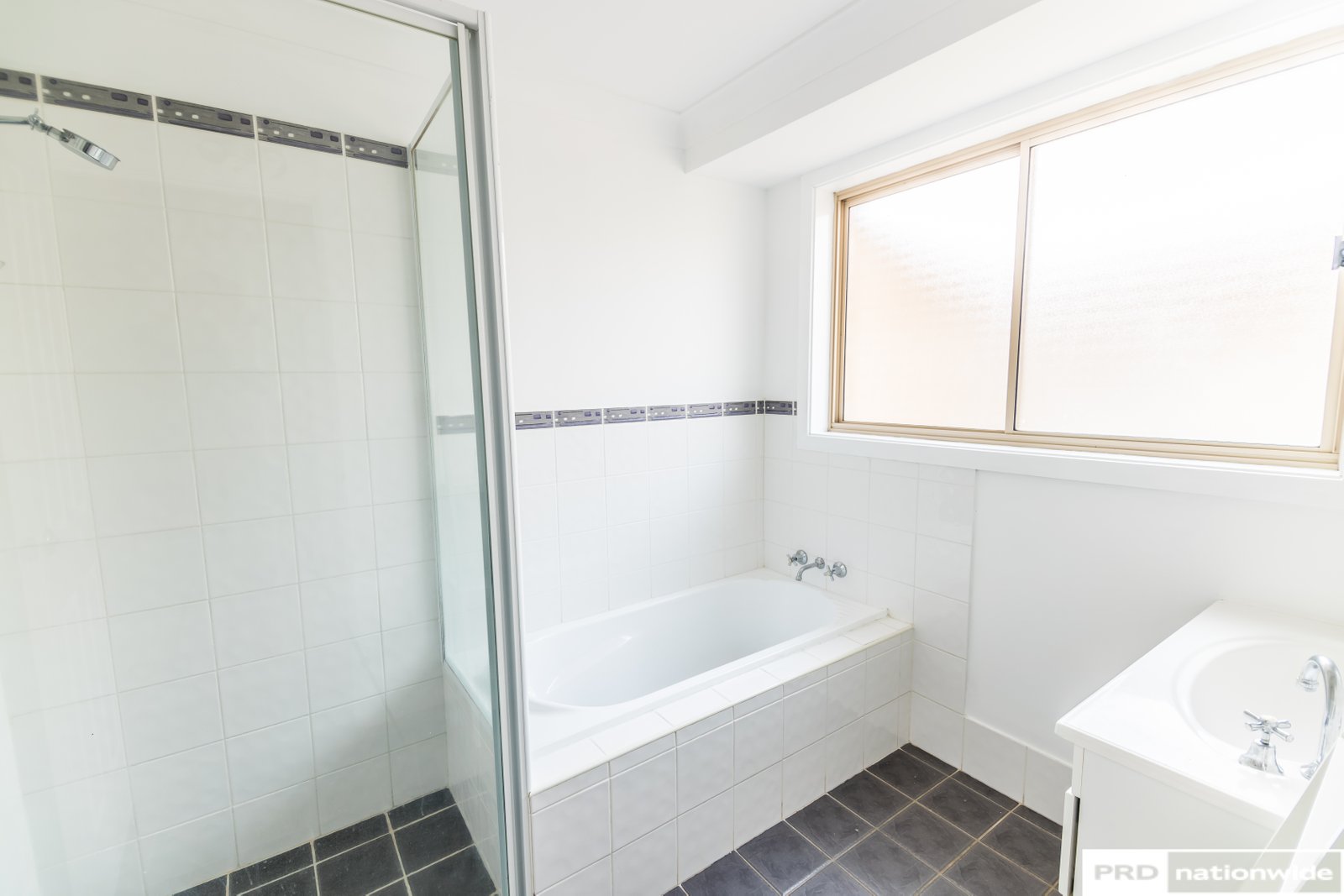 1 Burdekin Place TAMWORTH 8