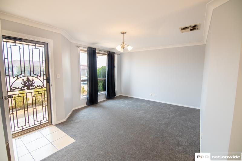 1 Burdekin Place TAMWORTH 2