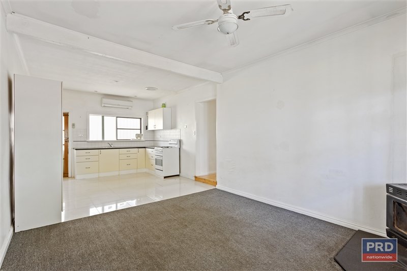 1 Burn Street GOLDEN SQUARE 5