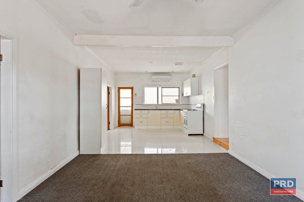 1 Burn Street GOLDEN SQUARE 4