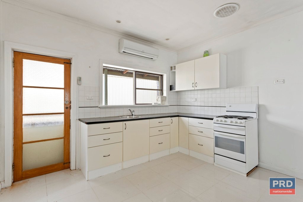 1 Burn Street GOLDEN SQUARE 6