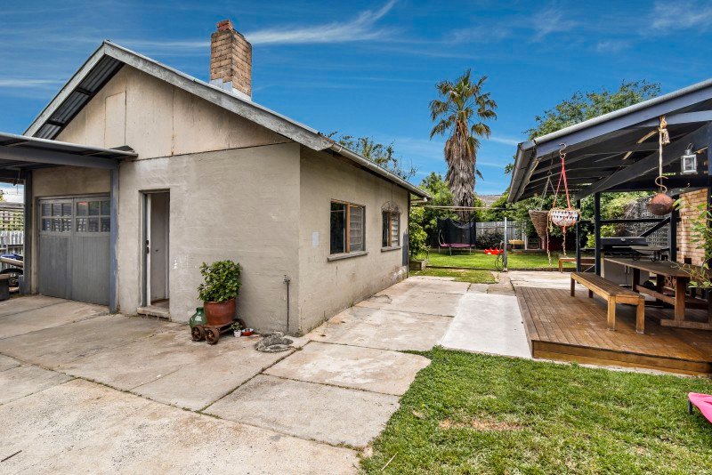 1 Burrell Street FLORA HILL 6