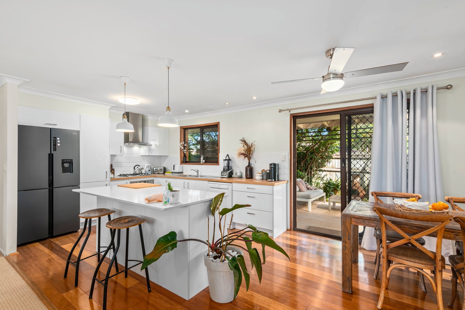 1 Capel Court ELANORA 4