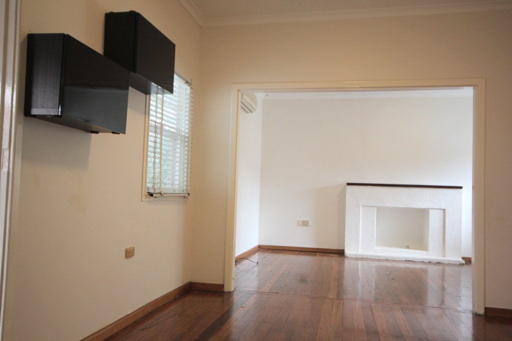 1 Carinya Ave  BEVERLY HILLS 4